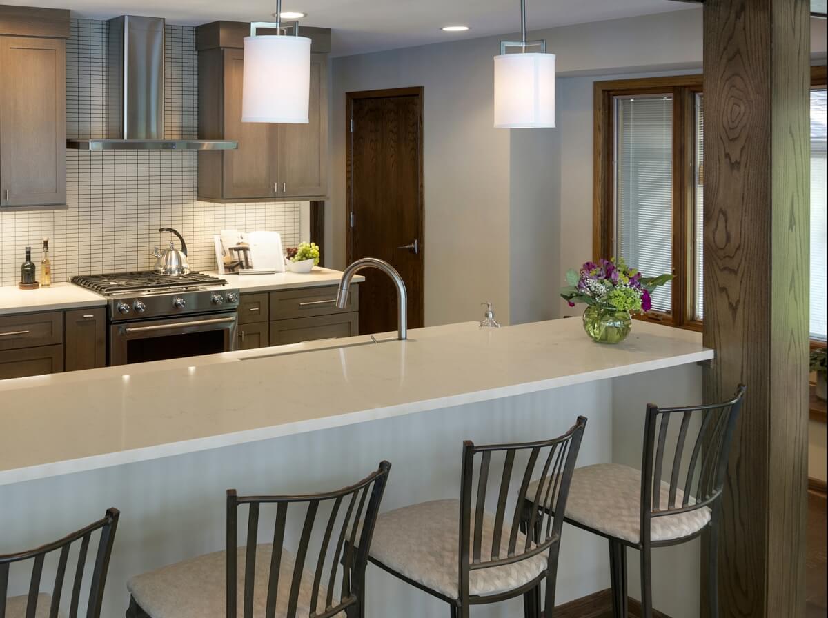 Transitional styled Dura Supreme kitchen design by Ispiri Design & Build, Minnesota.