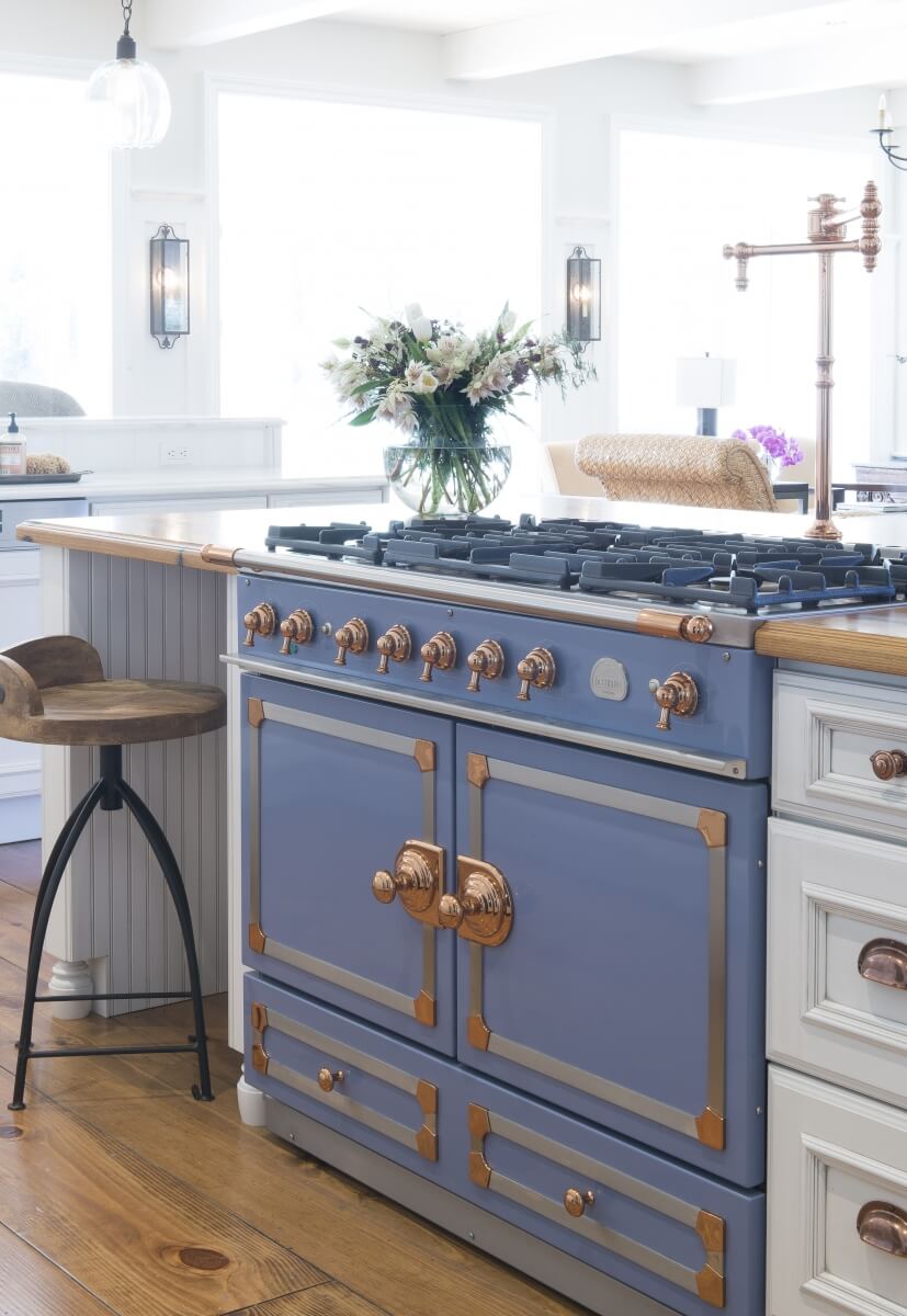 Dura Supreme Cabinetry kitchen design by Jenny Rausch of Karr Bick Kitchen & Bath. Photo by Studio 10Seven.