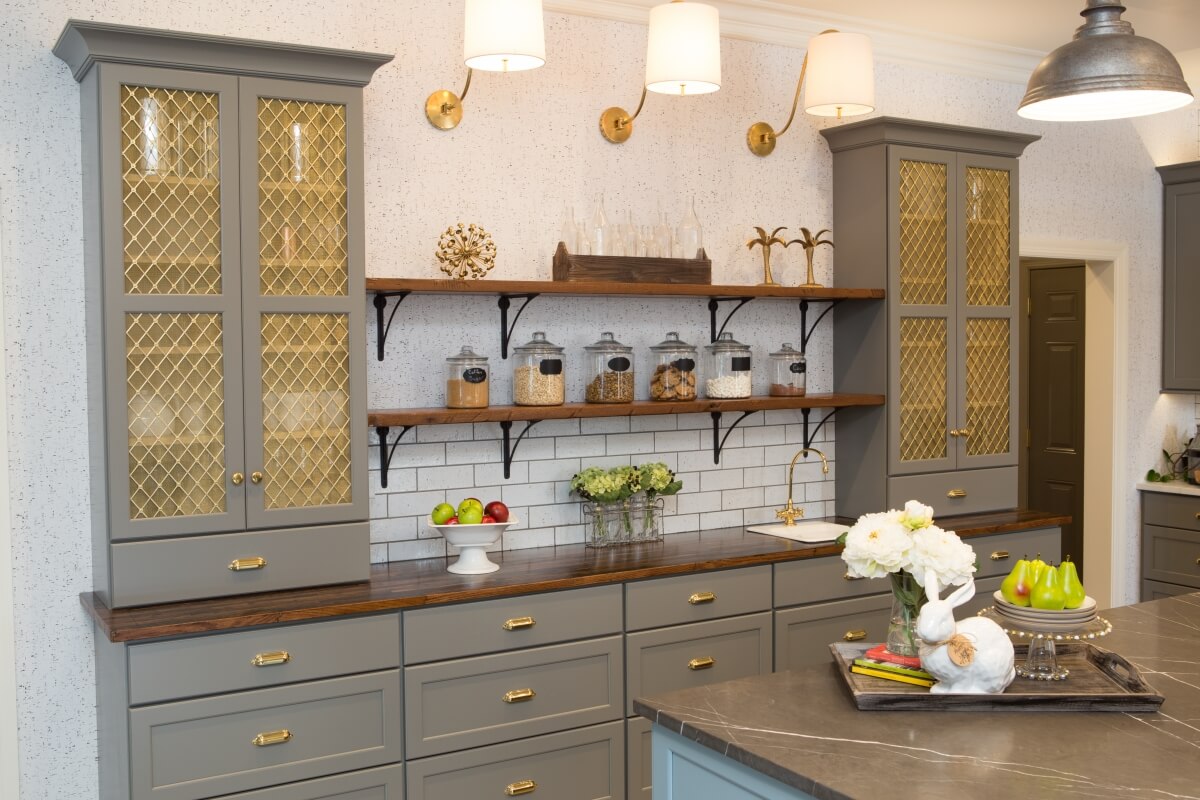 Dura Supreme Cabinetry, kitchen design by Michelle Lecinski of The Advance Design Studio.
