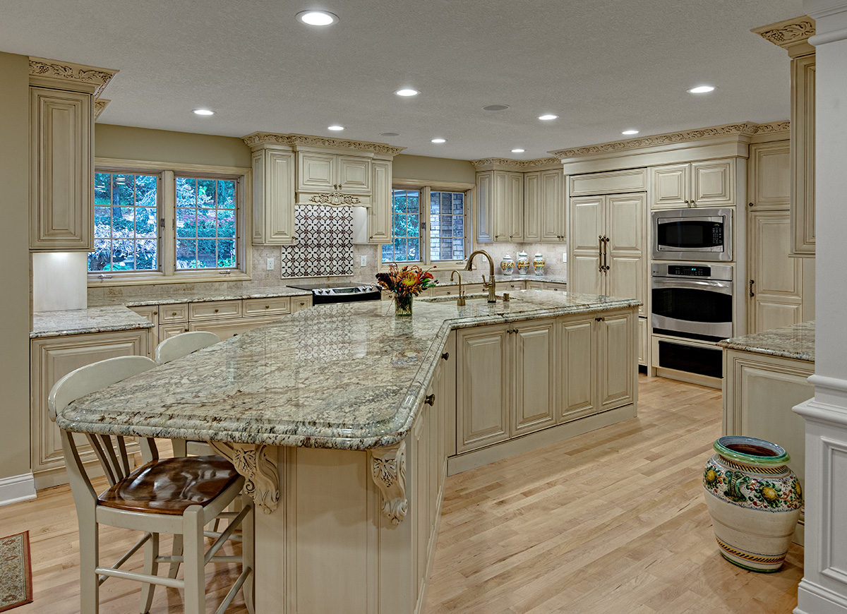 American Colonial Kitchen Design - Dura Supreme Cabinetry