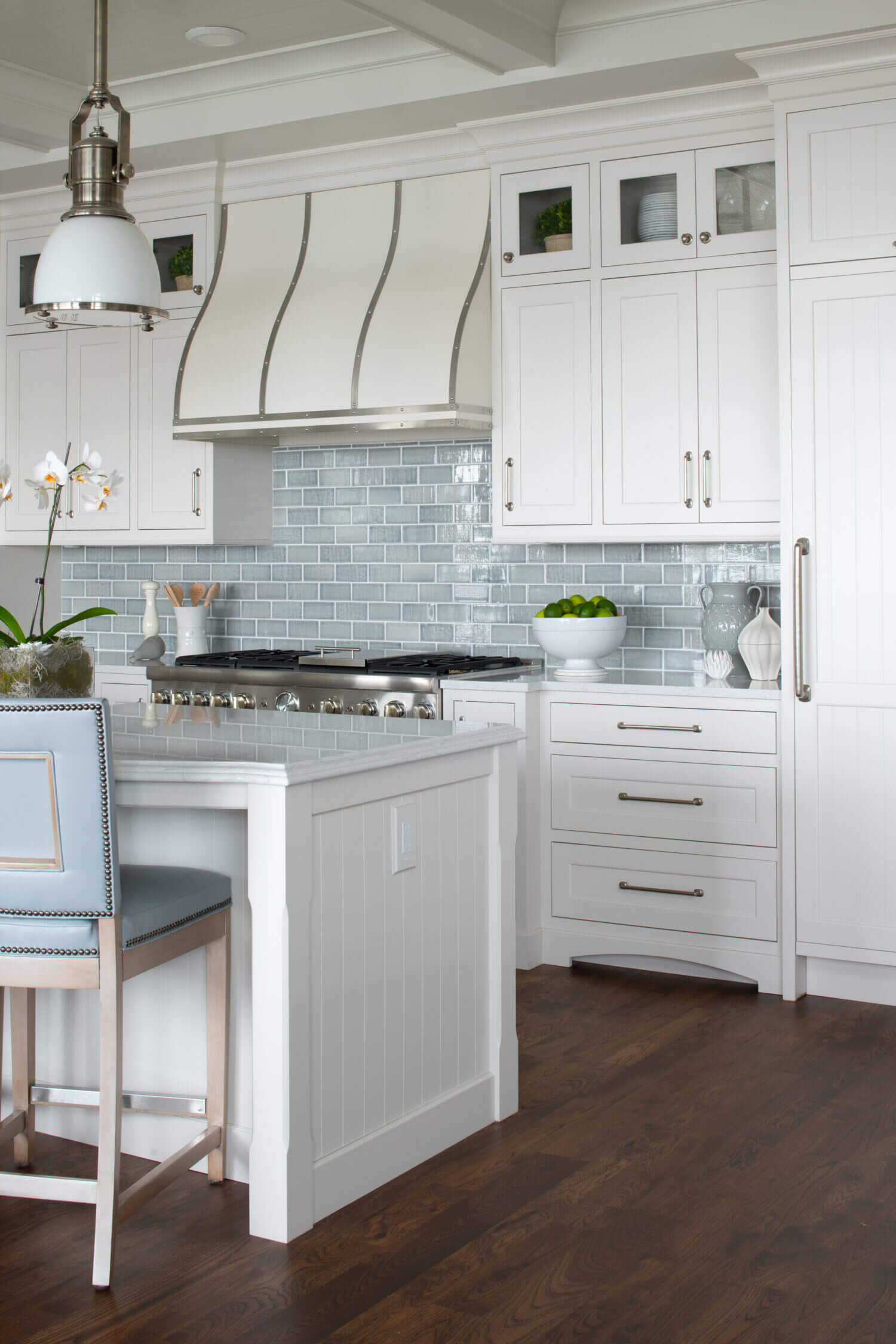 Modern Pure White Kitchen Cabinets and Accessories - Yara from Caesar -  DigsDigs