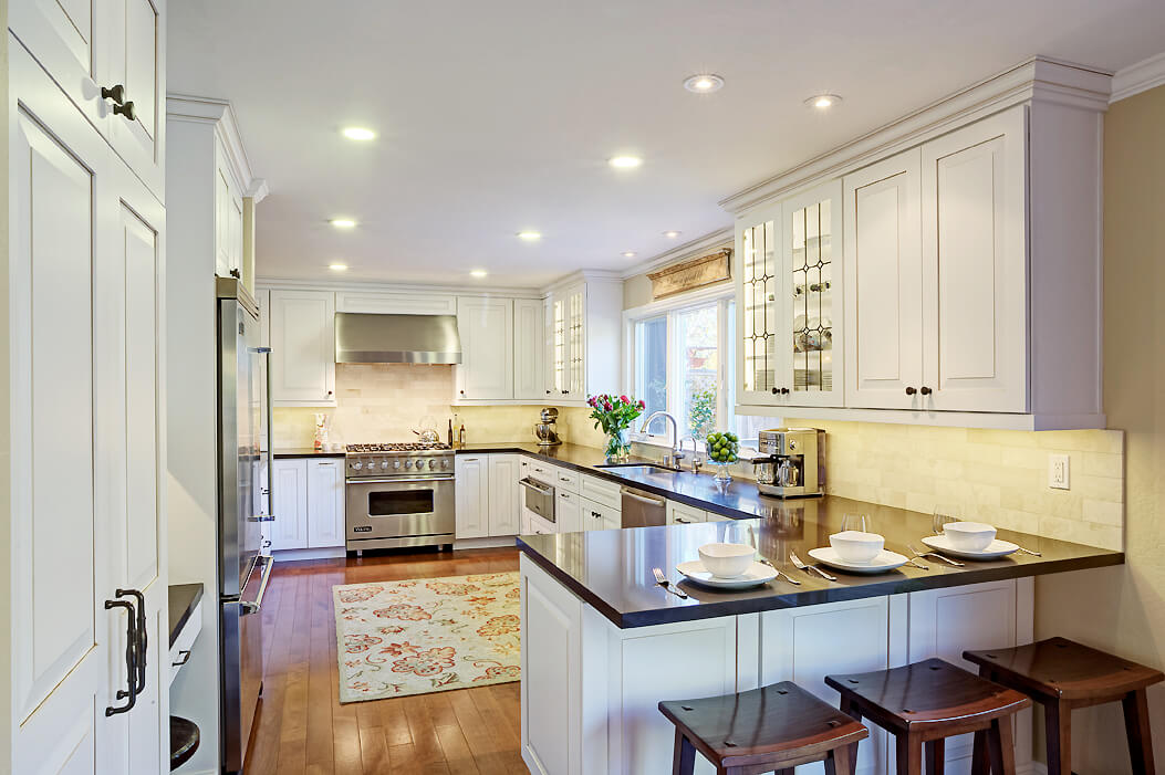 A Kitchen Built for Family and Entertaining - Dura Supreme Cabinetry