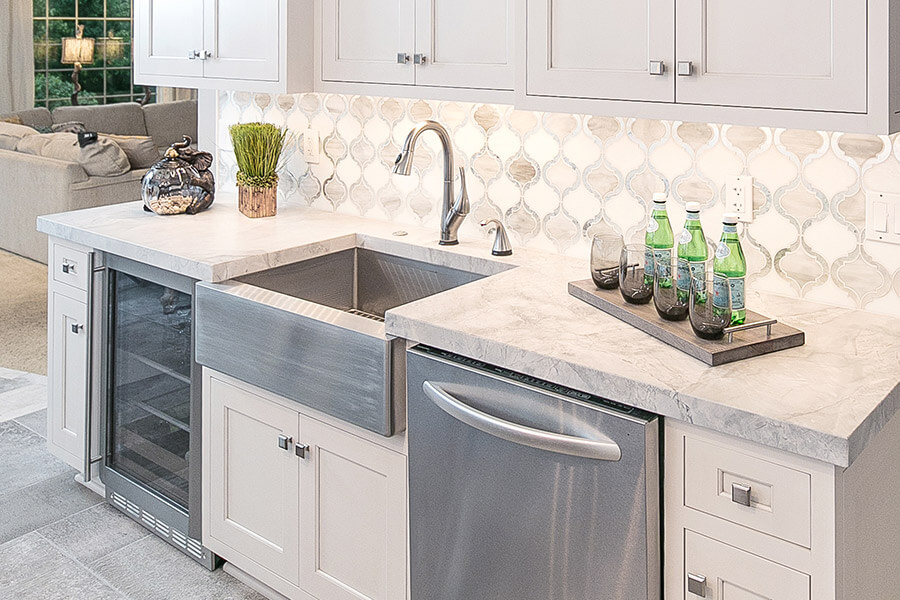 When designing your new kitchen, the Clean-up Zone should be centered around the kitchen’s primary sink and focused on creating a smooth, simplified workflow.