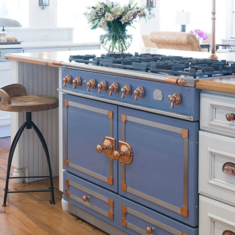Dura Supreme Cabinetry kitchen design by Jenny Rausch of Karr Bick Kitchen & Bath. Photo by Studio 10Seven.