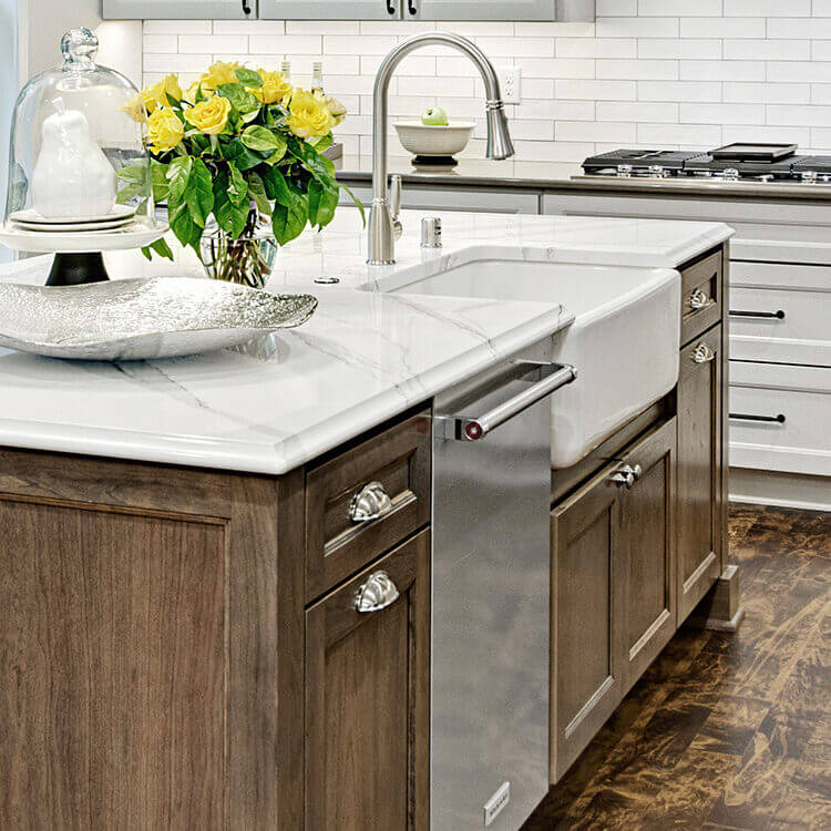 Kitchen design by Kristen Peck of Knoght Construction, Inc., MN. Photography by Mark Ehlen of Ehlen Creative.