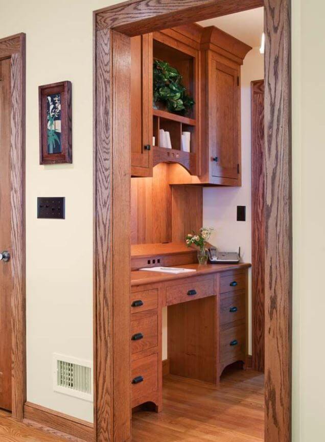 Quarter-sawn red oak in a built-in office desk of a craftsman styled home.