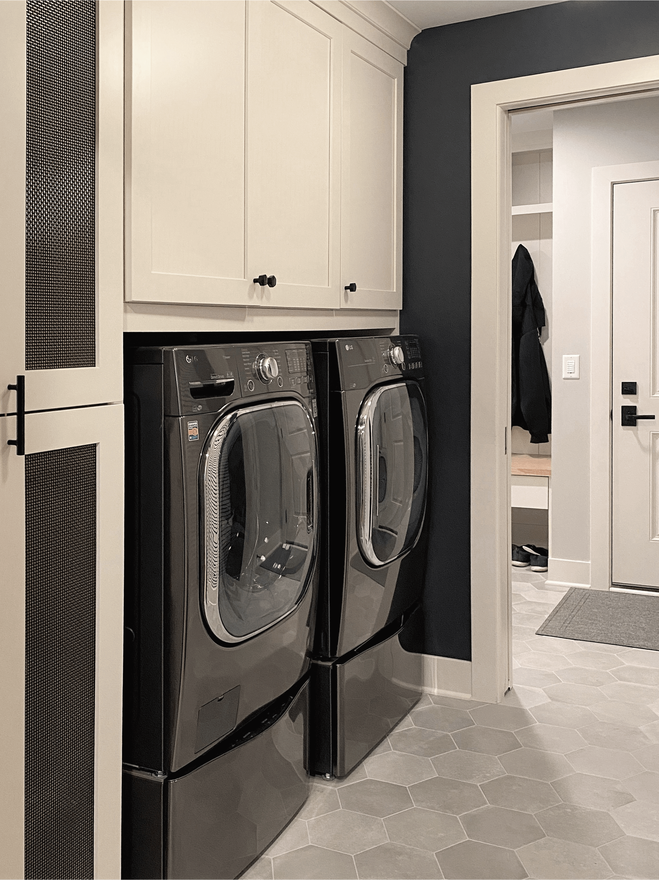 Must-haves for a modern laundry room - Wayne Homes