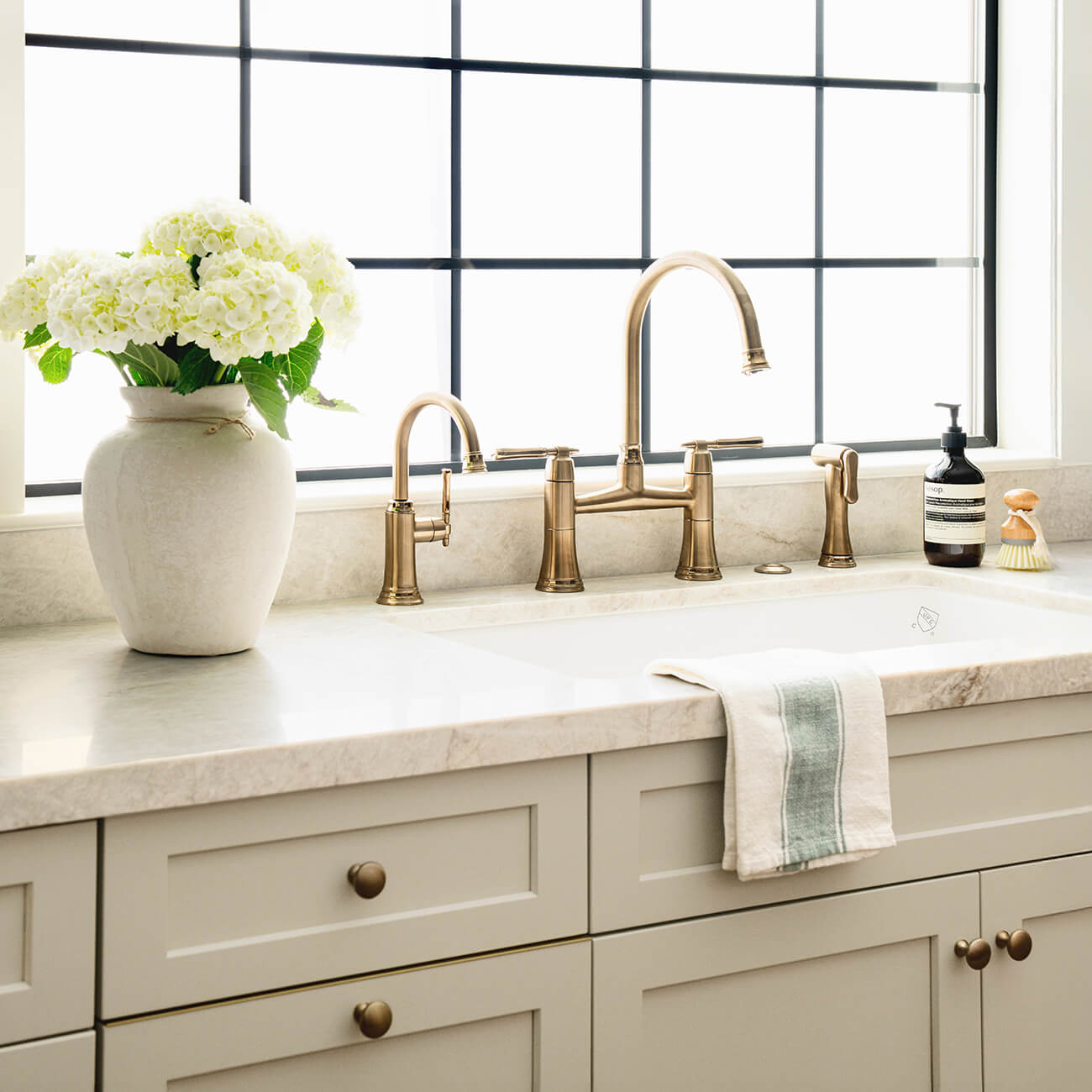 How to Clean Your Kitchen Sink Naturally for a Sparkling Finish example 3